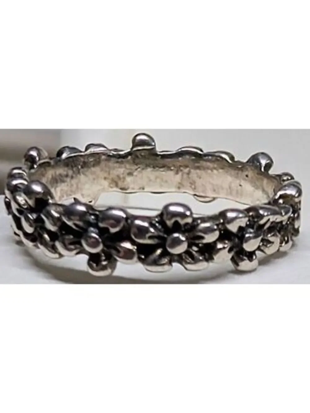 New Daisy Flower Band Ring Womens Size 6.5 Silver Tone Floral Eternity Stackable